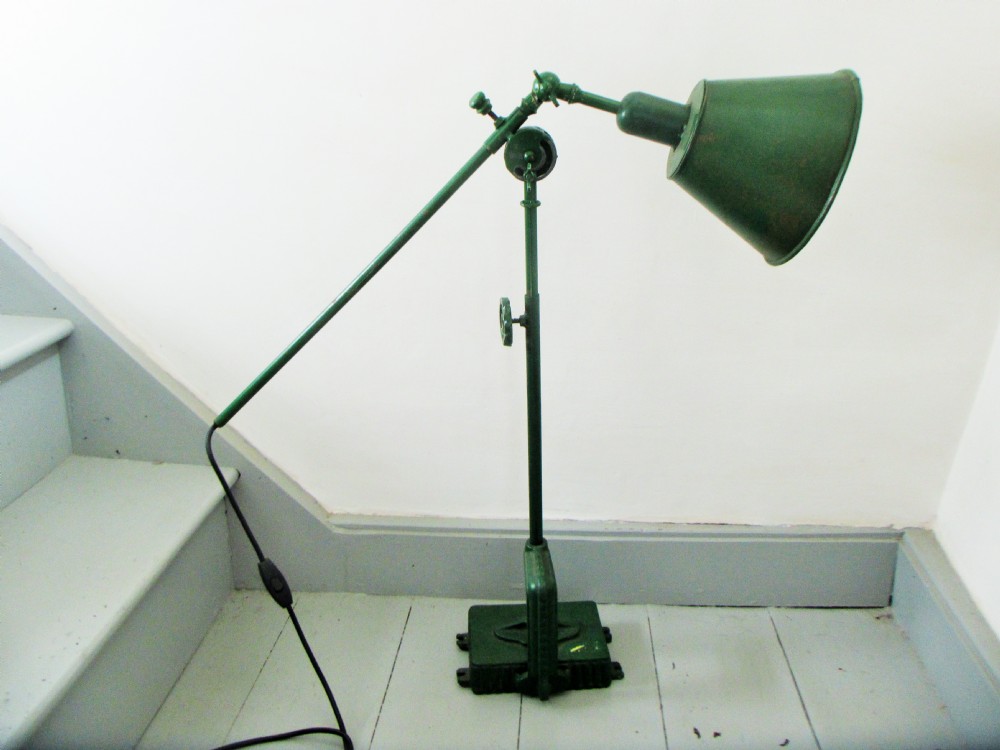good c192030s industrial desk bench lamp